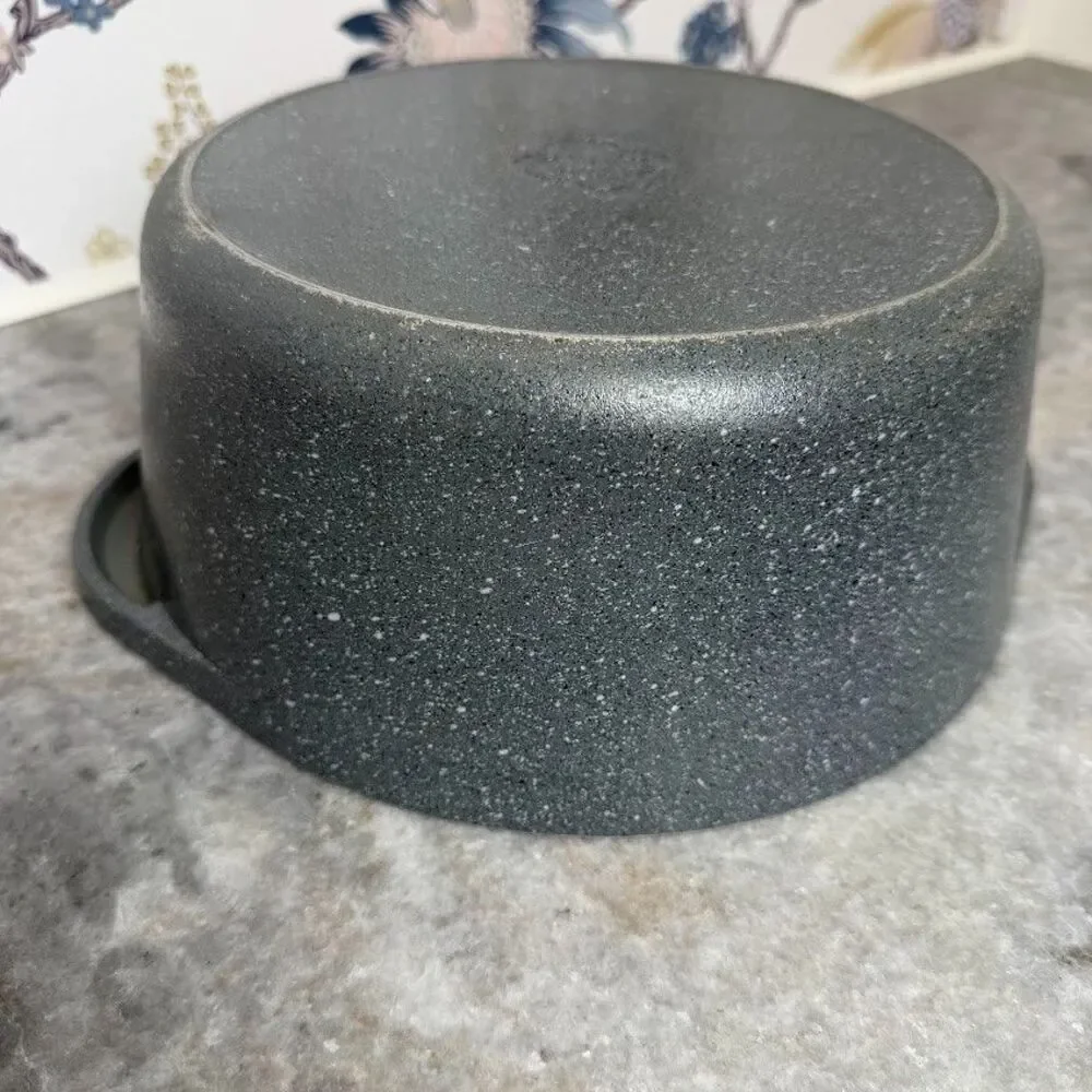 Vintage Speckled Blue Grey Club Cast Aluminum 4 Quart Pot